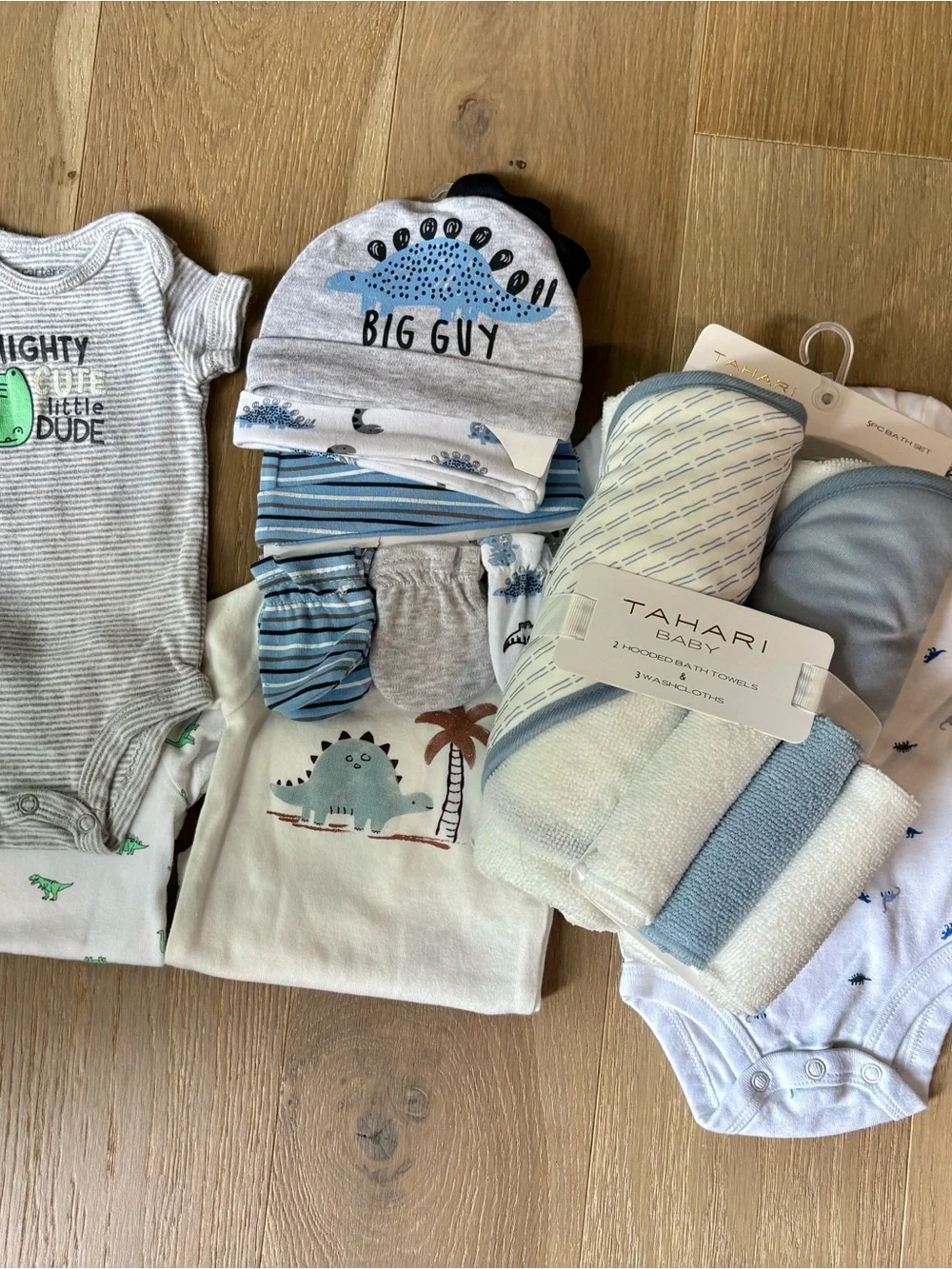 Carter’s Large Dino Bundle | 0-3 months